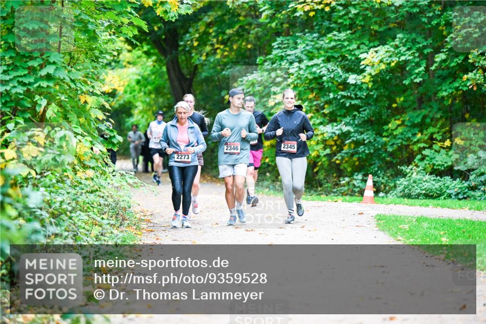 12.10.2025 - Bramfelder Halbmarathon 2025 Dr. Thomas Lammeyer http://msf.ph/oto/9359528 12.10.2025 11:08:35 Laufen 2273, 2346, 2345 meine-sportfotos.de