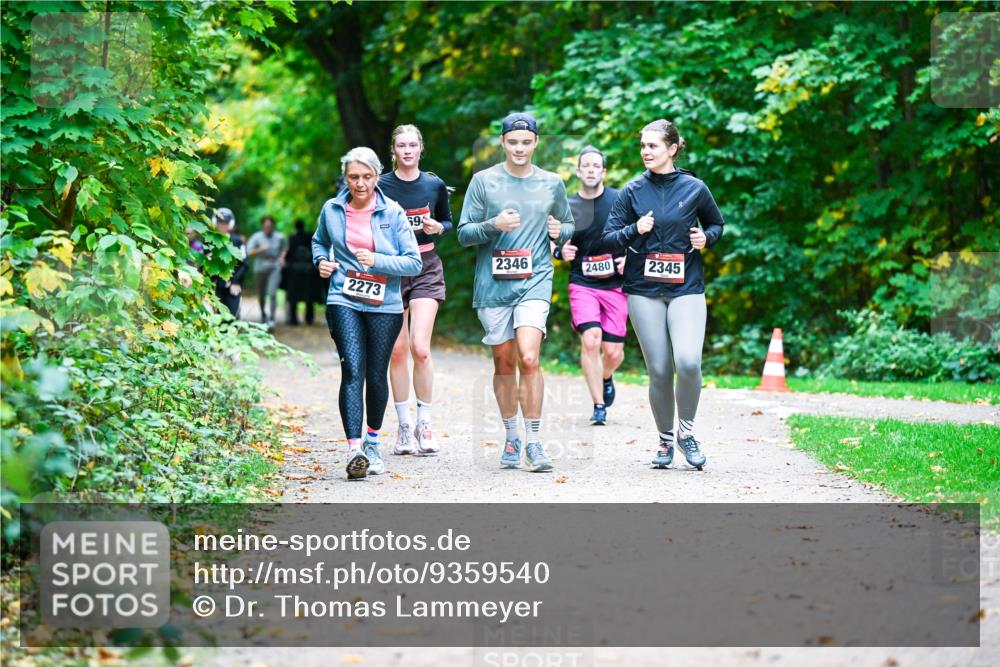 12.10.2025 - Bramfelder Halbmarathon 2025 Dr. Thomas Lammeyer http://msf.ph/oto/9359540 12.10.2025 11:08:36 Laufen 2273, 59, 2346, 2480, 2345 meine-sportfotos.de