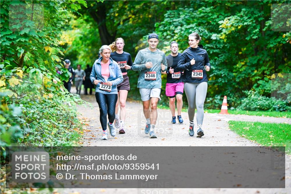 12.10.2025 - Bramfelder Halbmarathon 2025 Dr. Thomas Lammeyer http://msf.ph/oto/9359541 12.10.2025 11:08:37 Laufen 2273, 69, 2346, 2480, 2345 meine-sportfotos.de