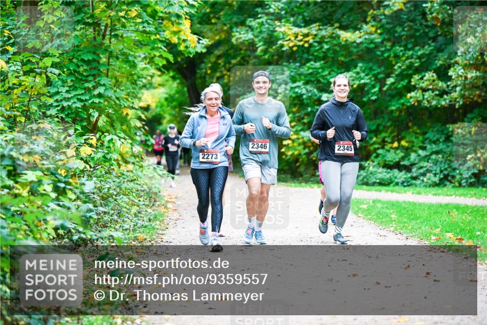 12.10.2025 - Bramfelder Halbmarathon 2025 Dr. Thomas Lammeyer http://msf.ph/oto/9359557 12.10.2025 11:08:39 Laufen 2273, 2346, 2345 meine-sportfotos.de