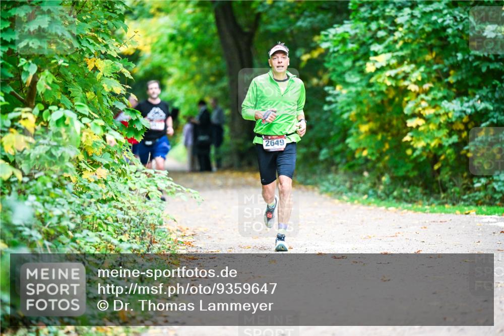 12.10.2025 - Bramfelder Halbmarathon 2025 Dr. Thomas Lammeyer http://msf.ph/oto/9359647 12.10.2025 11:09:01 Laufen 2649 meine-sportfotos.de