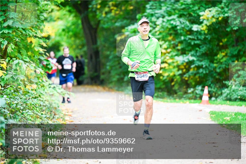 12.10.2025 - Bramfelder Halbmarathon 2025 Dr. Thomas Lammeyer http://msf.ph/oto/9359662 12.10.2025 11:09:03 Laufen 2649 meine-sportfotos.de