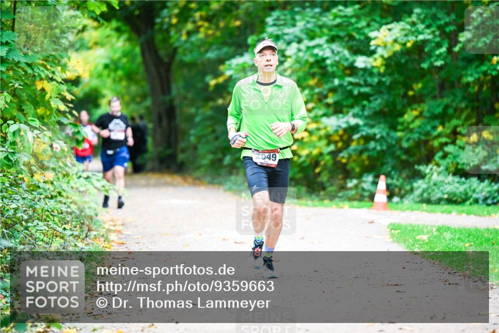 12.10.2025 - Bramfelder Halbmarathon 2025 Dr. Thomas Lammeyer http://msf.ph/oto/9359663 12.10.2025 11:09:03 Laufen 2049 meine-sportfotos.de