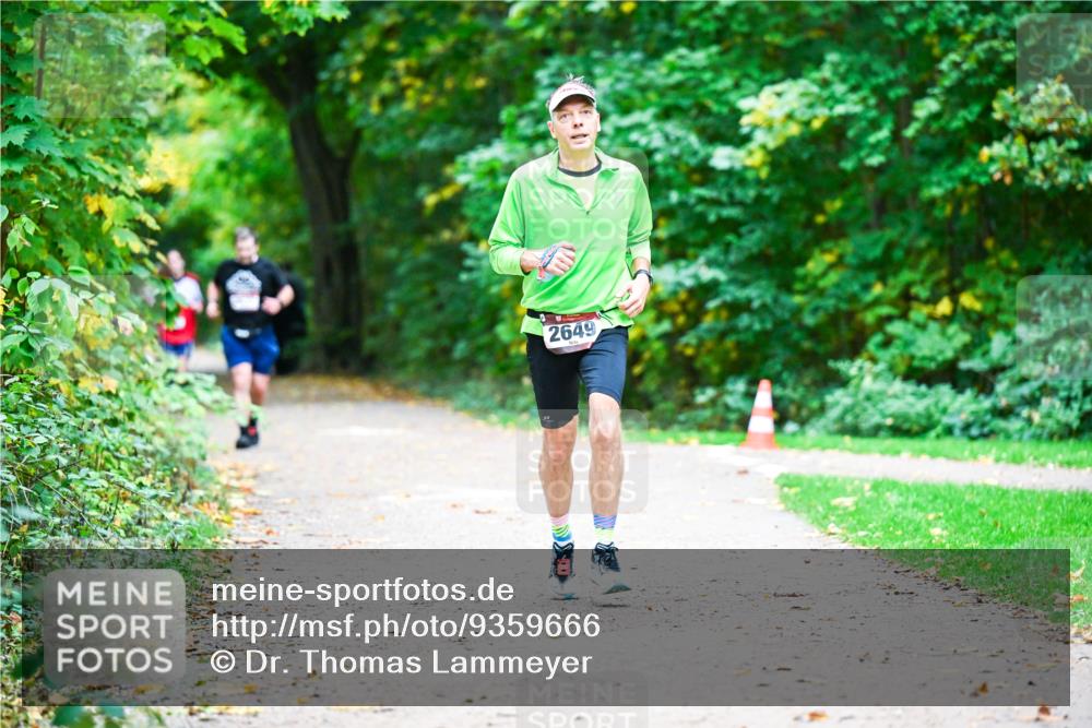 12.10.2025 - Bramfelder Halbmarathon 2025 Dr. Thomas Lammeyer http://msf.ph/oto/9359666 12.10.2025 11:09:04 Laufen 2649 meine-sportfotos.de