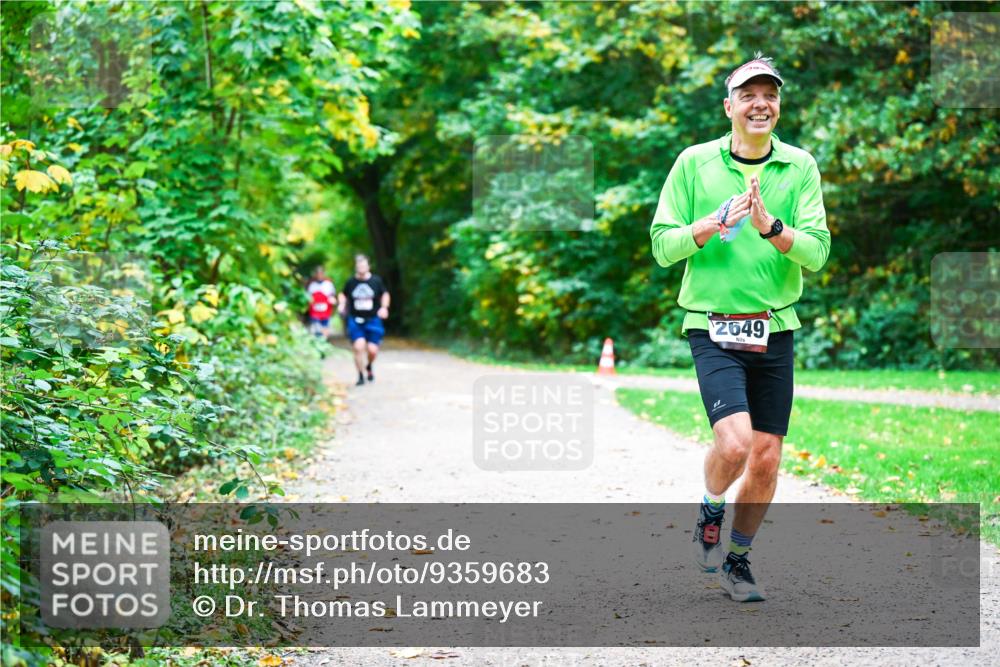 12.10.2025 - Bramfelder Halbmarathon 2025 Dr. Thomas Lammeyer http://msf.ph/oto/9359683 12.10.2025 11:09:06 Laufen 2649 meine-sportfotos.de