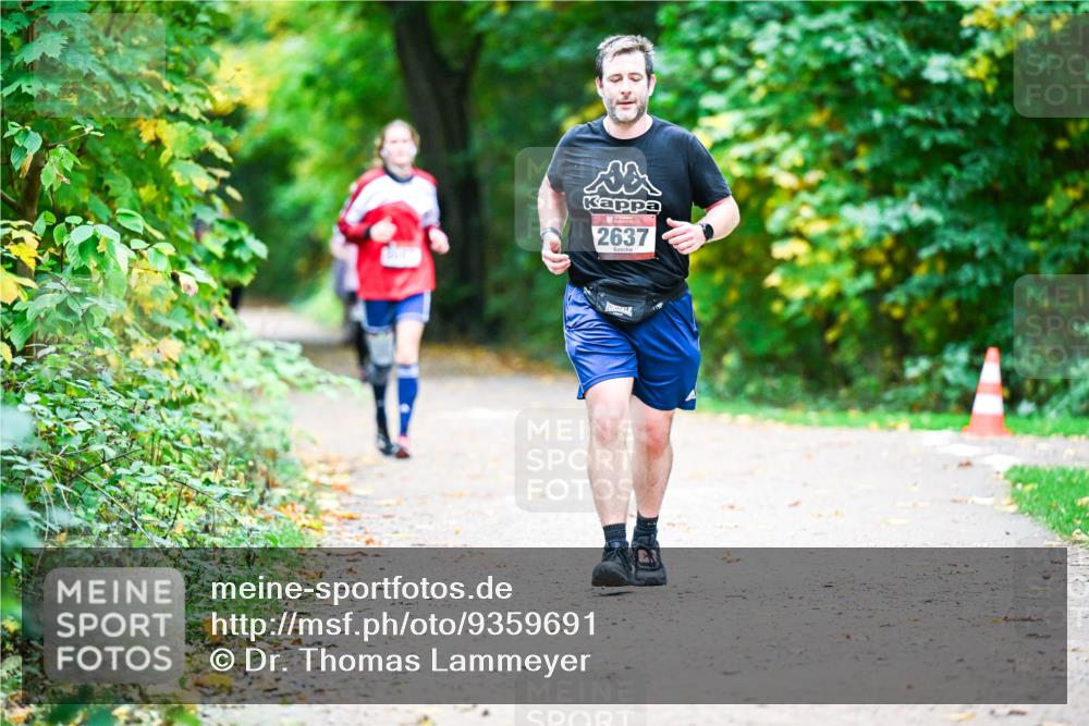 12.10.2025 - Bramfelder Halbmarathon 2025 Dr. Thomas Lammeyer http://msf.ph/oto/9359691 12.10.2025 11:09:11 Laufen 2637 meine-sportfotos.de