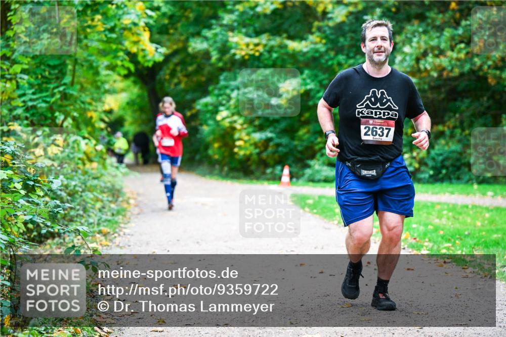 12.10.2025 - Bramfelder Halbmarathon 2025 Dr. Thomas Lammeyer http://msf.ph/oto/9359722 12.10.2025 11:09:16 Laufen 2637 meine-sportfotos.de