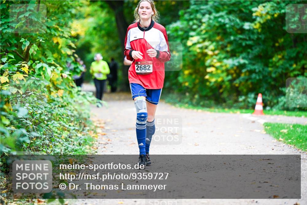 12.10.2025 - Bramfelder Halbmarathon 2025 Dr. Thomas Lammeyer http://msf.ph/oto/9359727 12.10.2025 11:09:19 Laufen 2682 meine-sportfotos.de