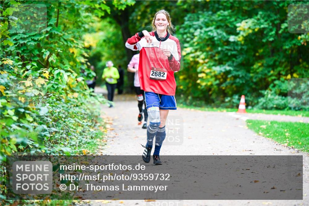 12.10.2025 - Bramfelder Halbmarathon 2025 Dr. Thomas Lammeyer http://msf.ph/oto/9359732 12.10.2025 11:09:19 Laufen 2682 meine-sportfotos.de