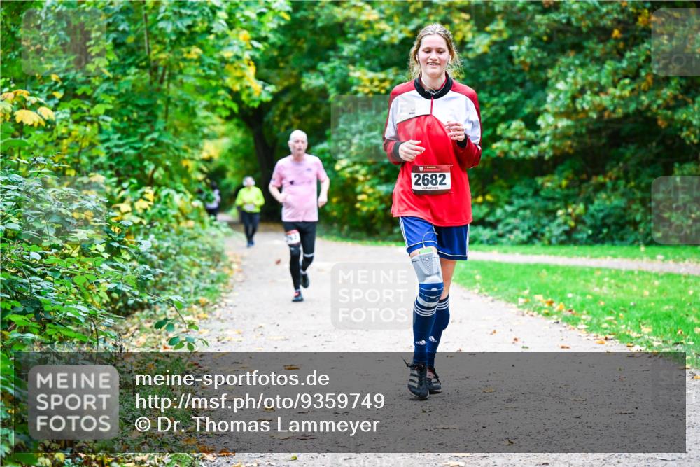 12.10.2025 - Bramfelder Halbmarathon 2025 Dr. Thomas Lammeyer http://msf.ph/oto/9359749 12.10.2025 11:09:21 Laufen 2682 meine-sportfotos.de