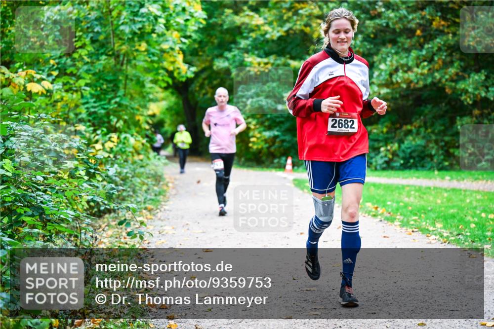 12.10.2025 - Bramfelder Halbmarathon 2025 Dr. Thomas Lammeyer http://msf.ph/oto/9359753 12.10.2025 11:09:22 Laufen 2682 meine-sportfotos.de