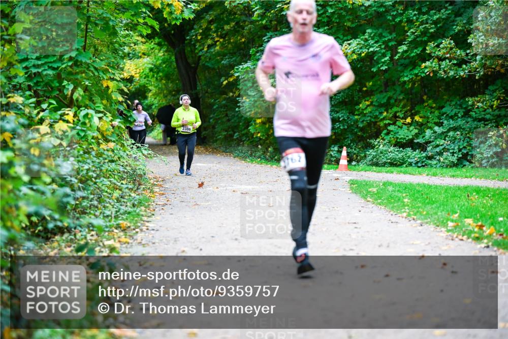 12.10.2025 - Bramfelder Halbmarathon 2025 Dr. Thomas Lammeyer http://msf.ph/oto/9359757 12.10.2025 11:09:23 Laufen 2475, 2386 meine-sportfotos.de