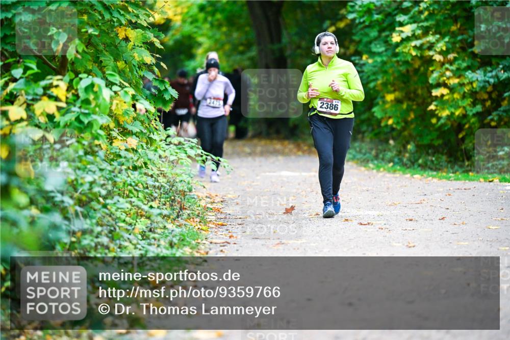 12.10.2025 - Bramfelder Halbmarathon 2025 Dr. Thomas Lammeyer http://msf.ph/oto/9359766 12.10.2025 11:09:26 Laufen 2386, 3475 meine-sportfotos.de