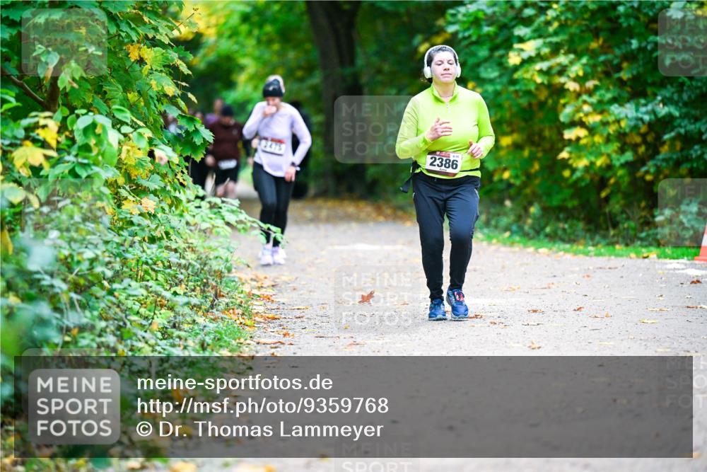 12.10.2025 - Bramfelder Halbmarathon 2025 Dr. Thomas Lammeyer http://msf.ph/oto/9359768 12.10.2025 11:09:27 Laufen 2386 meine-sportfotos.de
