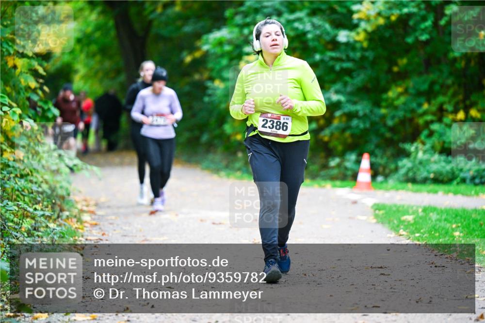 12.10.2025 - Bramfelder Halbmarathon 2025 Dr. Thomas Lammeyer http://msf.ph/oto/9359782 12.10.2025 11:09:30 Laufen 88, 2386 meine-sportfotos.de