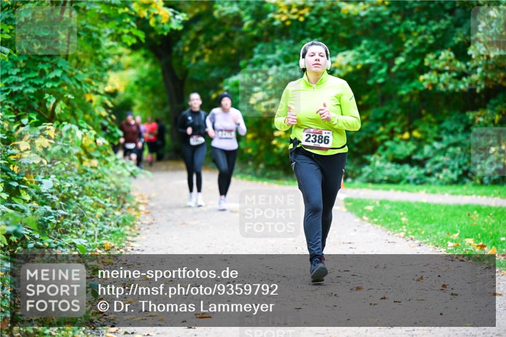 12.10.2025 - Bramfelder Halbmarathon 2025 Dr. Thomas Lammeyer http://msf.ph/oto/9359792 12.10.2025 11:09:32 Laufen 2386 meine-sportfotos.de