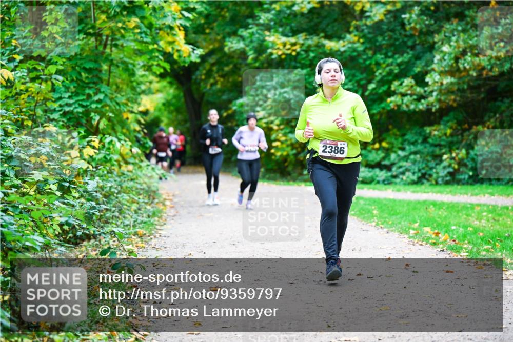 12.10.2025 - Bramfelder Halbmarathon 2025 Dr. Thomas Lammeyer http://msf.ph/oto/9359797 12.10.2025 11:09:32 Laufen 2386 meine-sportfotos.de