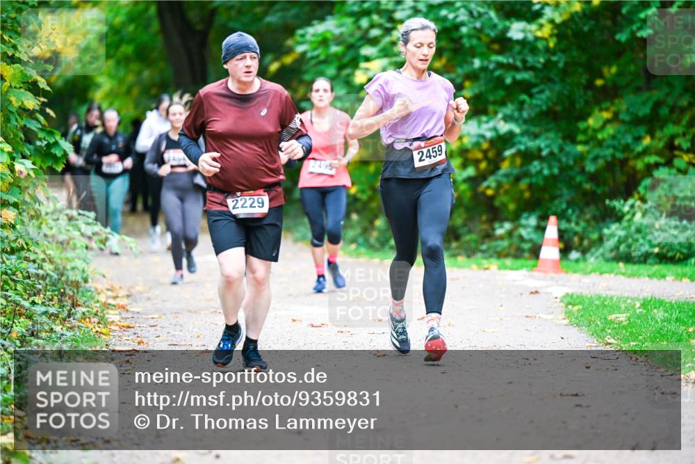 12.10.2025 - Bramfelder Halbmarathon 2025 Dr. Thomas Lammeyer http://msf.ph/oto/9359831 12.10.2025 11:09:41 Laufen 2229, 2495, 2459 meine-sportfotos.de