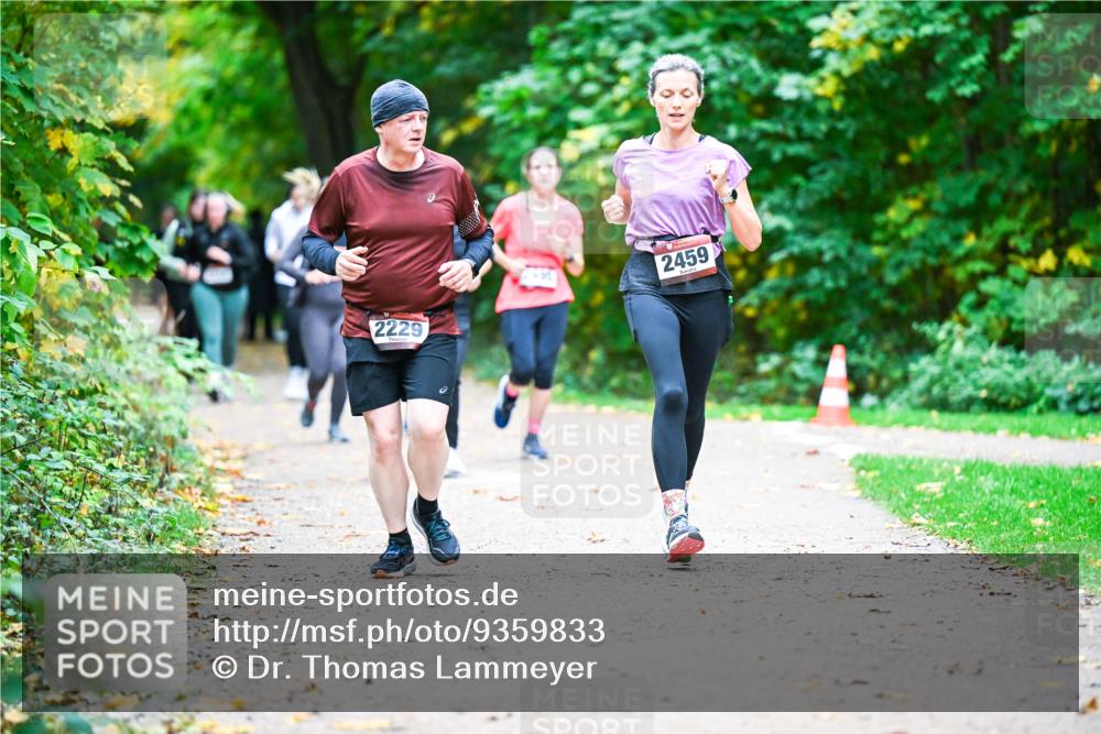 12.10.2025 - Bramfelder Halbmarathon 2025 Dr. Thomas Lammeyer http://msf.ph/oto/9359833 12.10.2025 11:09:41 Laufen 2459, 2229 meine-sportfotos.de
