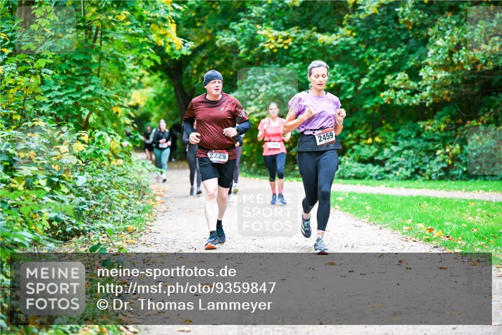 12.10.2025 - Bramfelder Halbmarathon 2025 Dr. Thomas Lammeyer http://msf.ph/oto/9359847 12.10.2025 11:09:43 Laufen 2229, 2495, 2459 meine-sportfotos.de