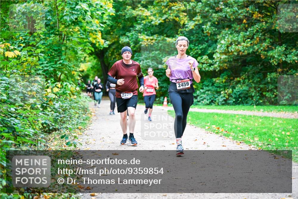 12.10.2025 - Bramfelder Halbmarathon 2025 Dr. Thomas Lammeyer http://msf.ph/oto/9359854 12.10.2025 11:09:44 Laufen 2459, 2229 meine-sportfotos.de