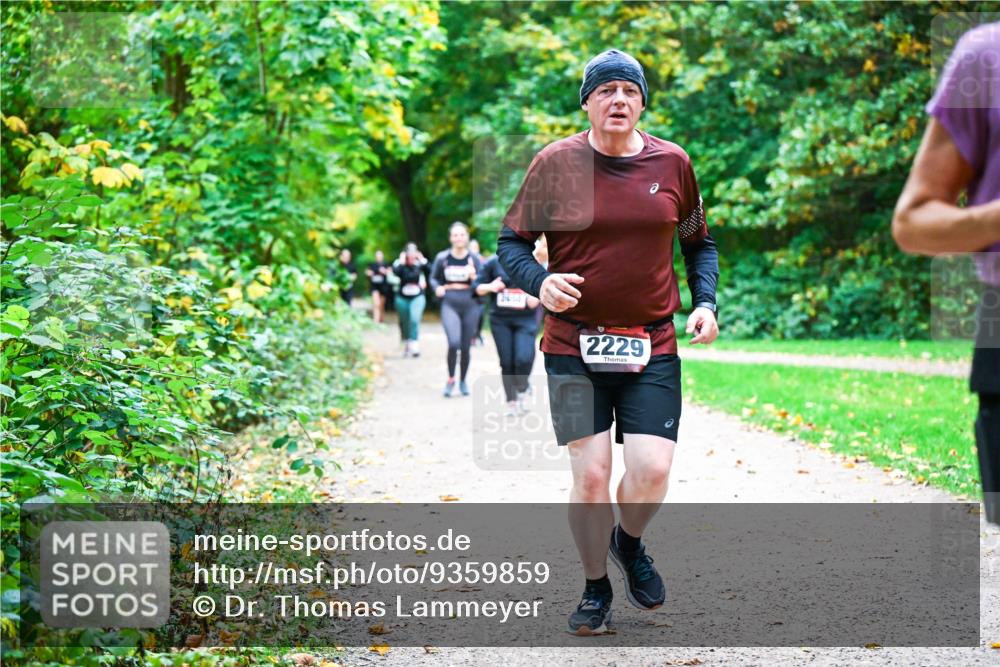 12.10.2025 - Bramfelder Halbmarathon 2025 Dr. Thomas Lammeyer http://msf.ph/oto/9359859 12.10.2025 11:09:46 Laufen 2229 meine-sportfotos.de