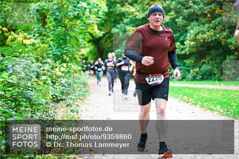 12.10.2025 - Bramfelder Halbmarathon 2025 Dr. Thomas Lammeyer http://msf.ph/oto/9359860 12.10.2025 11:09:46 Laufen 2229 meine-sportfotos.de