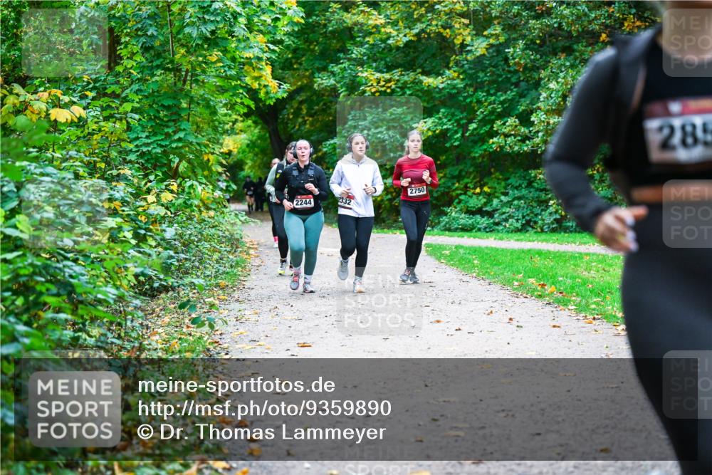 12.10.2025 - Bramfelder Halbmarathon 2025 Dr. Thomas Lammeyer http://msf.ph/oto/9359890 12.10.2025 11:09:53 Laufen 2750, 2244, 2332, 285 meine-sportfotos.de