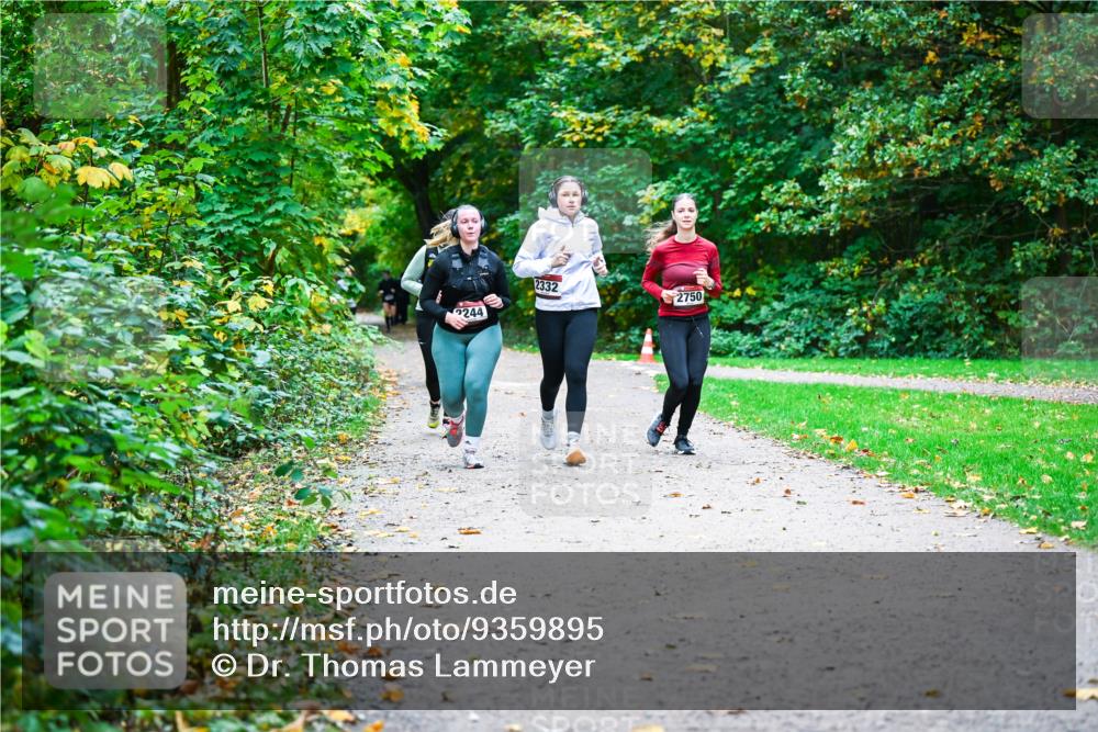 12.10.2025 - Bramfelder Halbmarathon 2025 Dr. Thomas Lammeyer http://msf.ph/oto/9359895 12.10.2025 11:09:53 Laufen 2244, 2332, 2750 meine-sportfotos.de