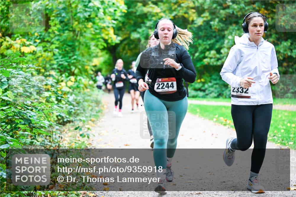 12.10.2025 - Bramfelder Halbmarathon 2025 Dr. Thomas Lammeyer http://msf.ph/oto/9359918 12.10.2025 11:09:56 Laufen 2244, 2332 meine-sportfotos.de