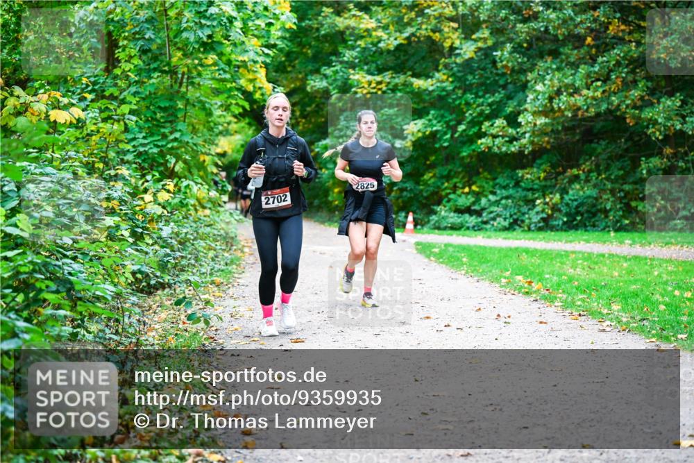 12.10.2025 - Bramfelder Halbmarathon 2025 Dr. Thomas Lammeyer http://msf.ph/oto/9359935 12.10.2025 11:10:00 Laufen 2825, 2702 meine-sportfotos.de
