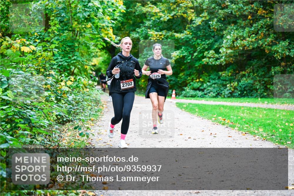 12.10.2025 - Bramfelder Halbmarathon 2025 Dr. Thomas Lammeyer http://msf.ph/oto/9359937 12.10.2025 11:10:00 Laufen 2702, 2825 meine-sportfotos.de