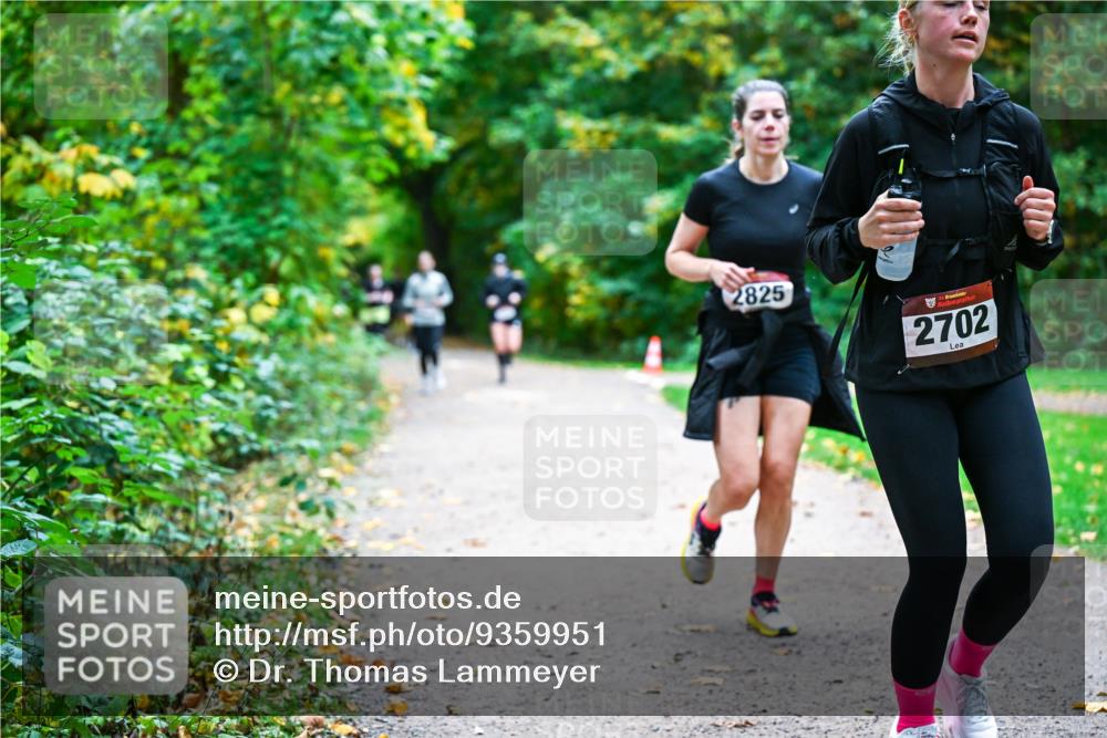 12.10.2025 - Bramfelder Halbmarathon 2025 Dr. Thomas Lammeyer http://msf.ph/oto/9359951 12.10.2025 11:10:02 Laufen 2825, 34, 2702 meine-sportfotos.de