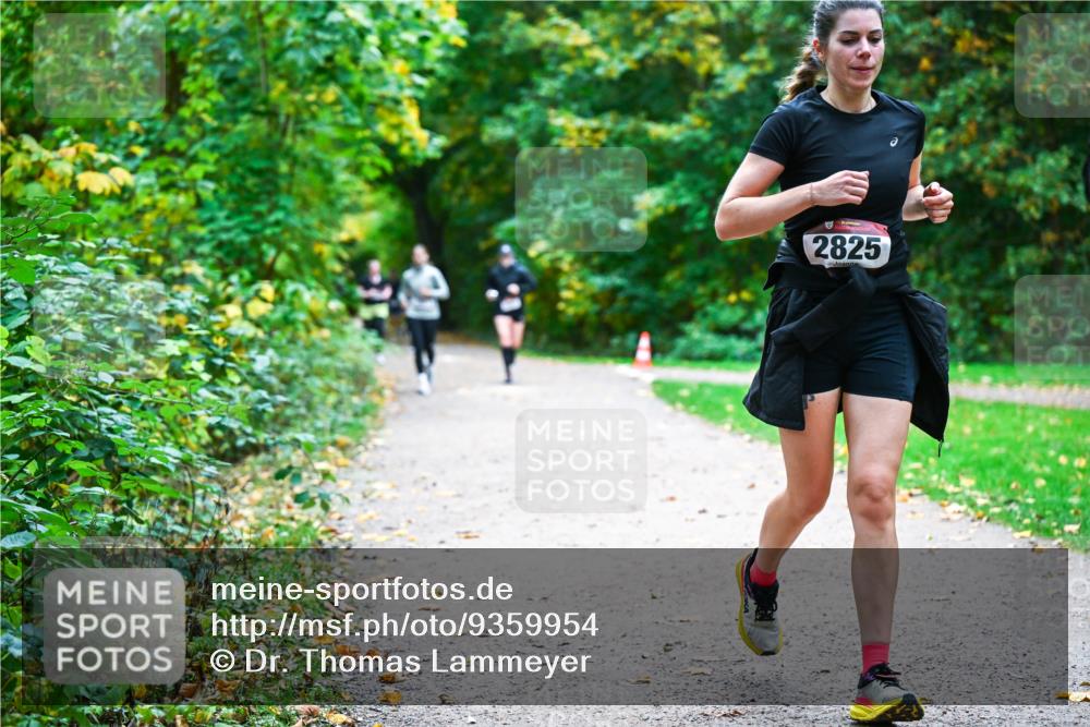 12.10.2025 - Bramfelder Halbmarathon 2025 Dr. Thomas Lammeyer http://msf.ph/oto/9359954 12.10.2025 11:10:02 Laufen 2825 meine-sportfotos.de