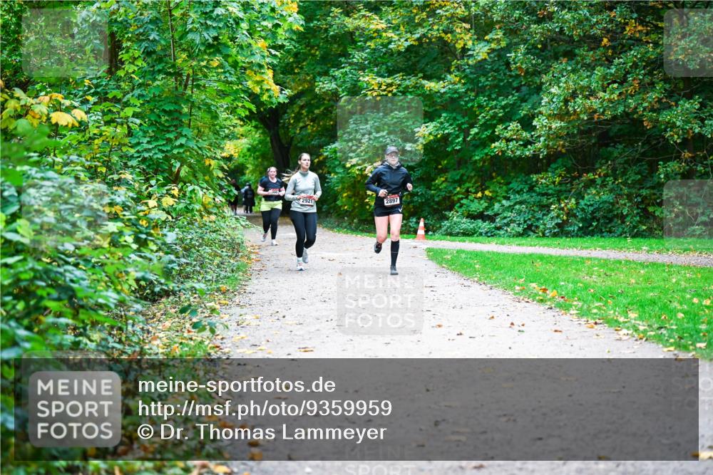 12.10.2025 - Bramfelder Halbmarathon 2025 Dr. Thomas Lammeyer http://msf.ph/oto/9359959 12.10.2025 11:10:05 Laufen 2921, 2897 meine-sportfotos.de
