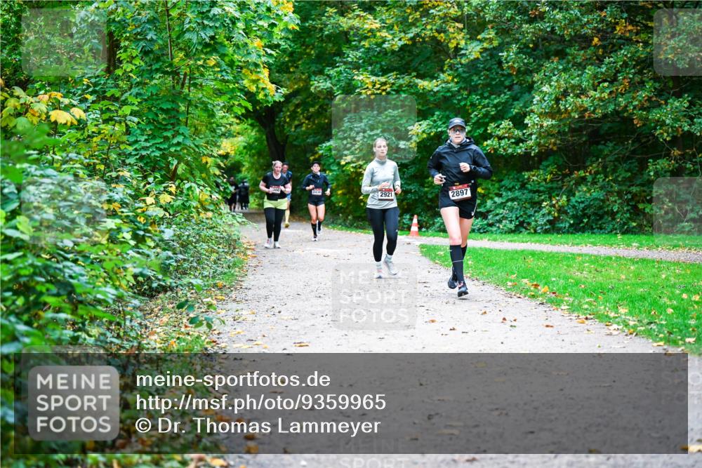 12.10.2025 - Bramfelder Halbmarathon 2025 Dr. Thomas Lammeyer http://msf.ph/oto/9359965 12.10.2025 11:10:06 Laufen 2438, 2921, 2897 meine-sportfotos.de