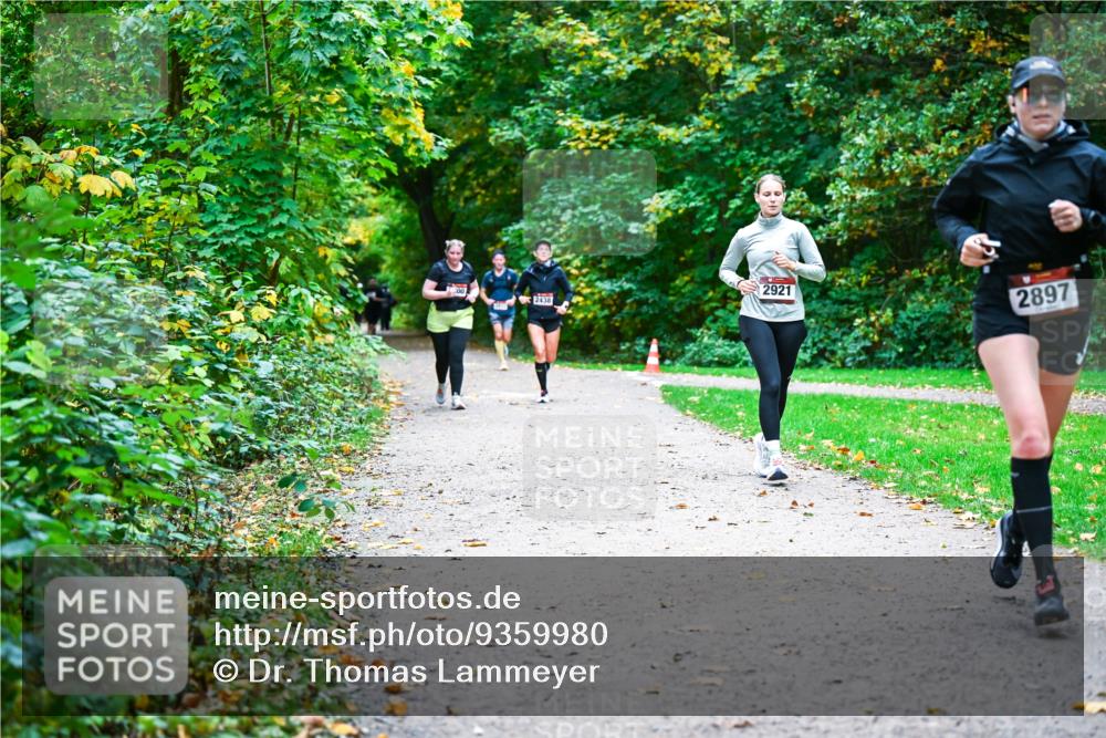 12.10.2025 - Bramfelder Halbmarathon 2025 Dr. Thomas Lammeyer http://msf.ph/oto/9359980 12.10.2025 11:10:08 Laufen 2921, 2438, 2897 meine-sportfotos.de