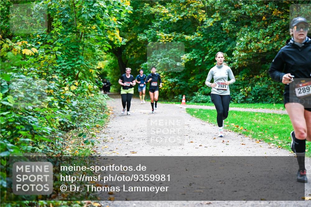 12.10.2025 - Bramfelder Halbmarathon 2025 Dr. Thomas Lammeyer http://msf.ph/oto/9359981 12.10.2025 11:10:09 Laufen 2921, 2438, 300, 289 meine-sportfotos.de