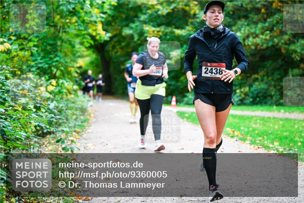 12.10.2025 - Bramfelder Halbmarathon 2025 Dr. Thomas Lammeyer http://msf.ph/oto/9360005 12.10.2025 11:10:13 Laufen 00, 2438 meine-sportfotos.de