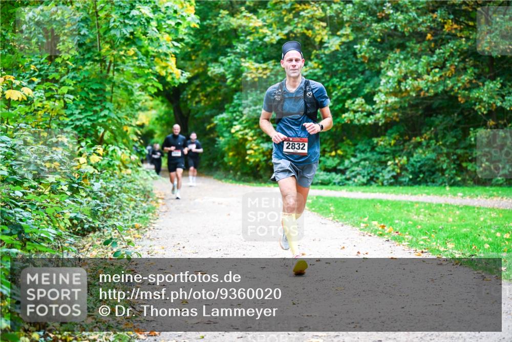 12.10.2025 - Bramfelder Halbmarathon 2025 Dr. Thomas Lammeyer http://msf.ph/oto/9360020 12.10.2025 11:10:16 Laufen 2832 meine-sportfotos.de