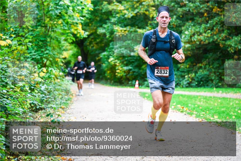 12.10.2025 - Bramfelder Halbmarathon 2025 Dr. Thomas Lammeyer http://msf.ph/oto/9360024 12.10.2025 11:10:17 Laufen 2832 meine-sportfotos.de