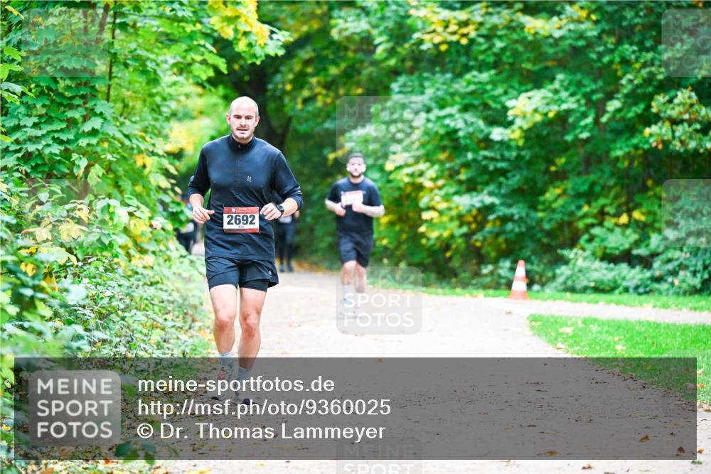 12.10.2025 - Bramfelder Halbmarathon 2025 Dr. Thomas Lammeyer http://msf.ph/oto/9360025 12.10.2025 11:10:20 Laufen 2692 meine-sportfotos.de