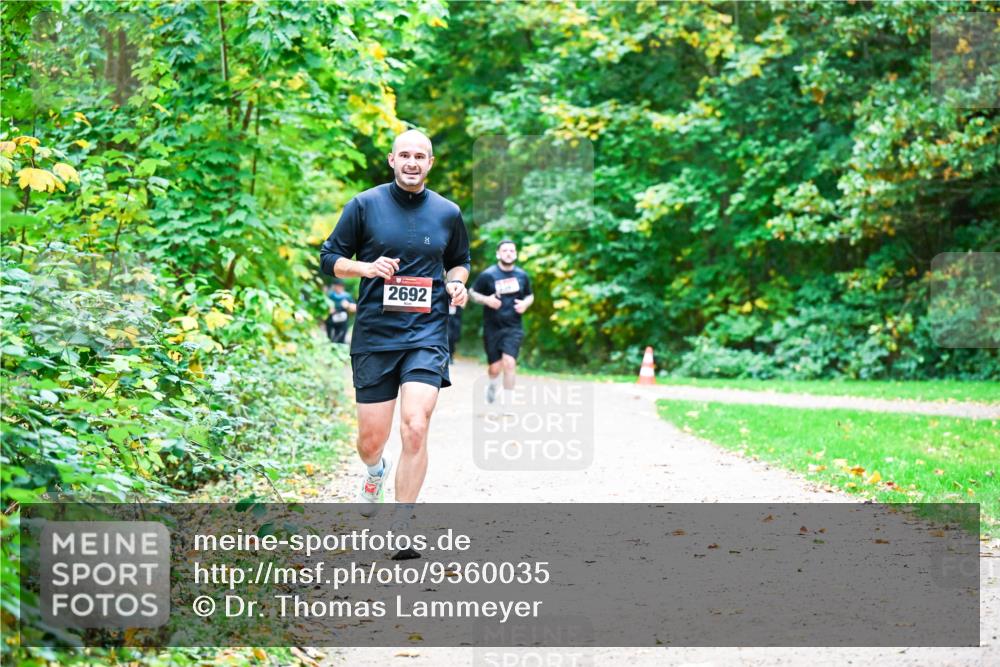 12.10.2025 - Bramfelder Halbmarathon 2025 Dr. Thomas Lammeyer http://msf.ph/oto/9360035 12.10.2025 11:10:21 Laufen 2692 meine-sportfotos.de