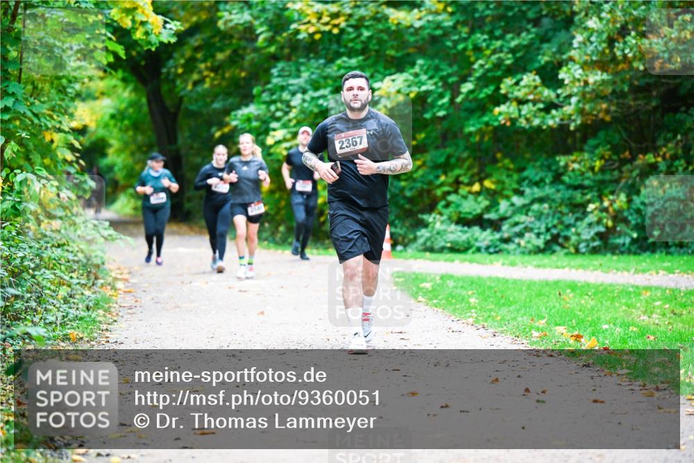 12.10.2025 - Bramfelder Halbmarathon 2025 Dr. Thomas Lammeyer http://msf.ph/oto/9360051 12.10.2025 11:10:26 Laufen 2367 meine-sportfotos.de