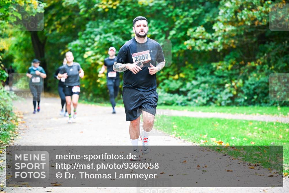 12.10.2025 - Bramfelder Halbmarathon 2025 Dr. Thomas Lammeyer http://msf.ph/oto/9360058 12.10.2025 11:10:27 Laufen 2367 meine-sportfotos.de