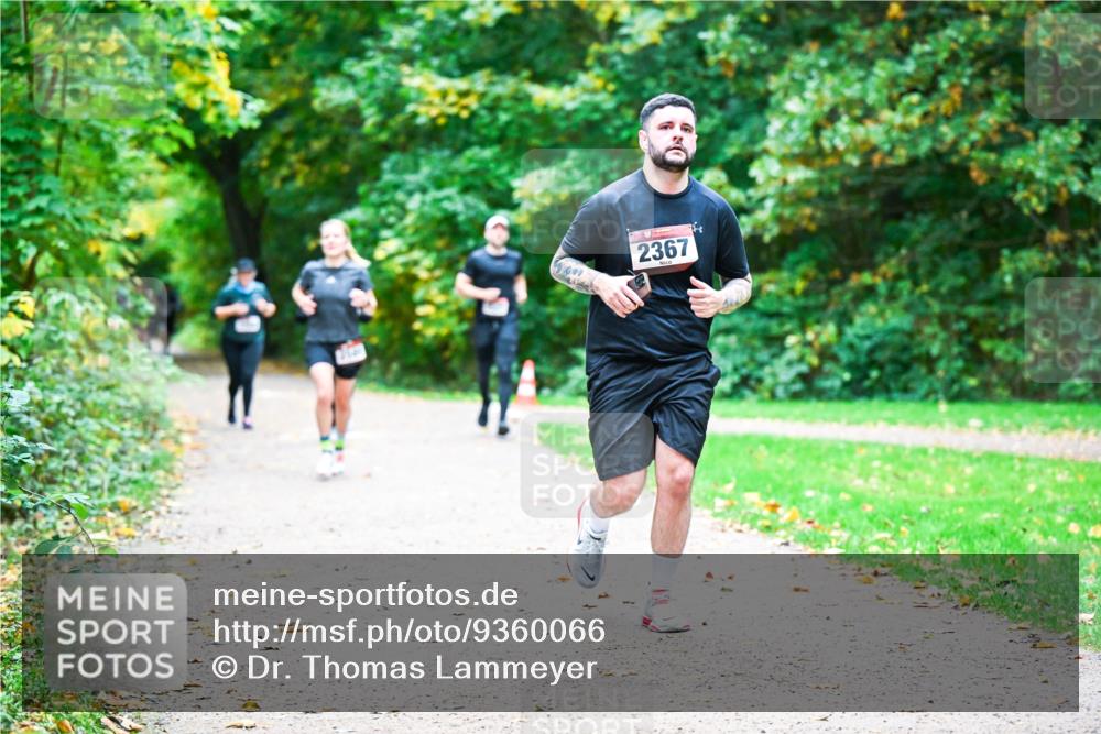 12.10.2025 - Bramfelder Halbmarathon 2025 Dr. Thomas Lammeyer http://msf.ph/oto/9360066 12.10.2025 11:10:28 Laufen 2367 meine-sportfotos.de