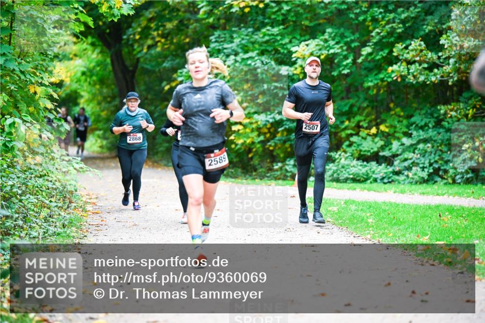 12.10.2025 - Bramfelder Halbmarathon 2025 Dr. Thomas Lammeyer http://msf.ph/oto/9360069 12.10.2025 11:10:29 Laufen 2868, 2589, 2507 meine-sportfotos.de
