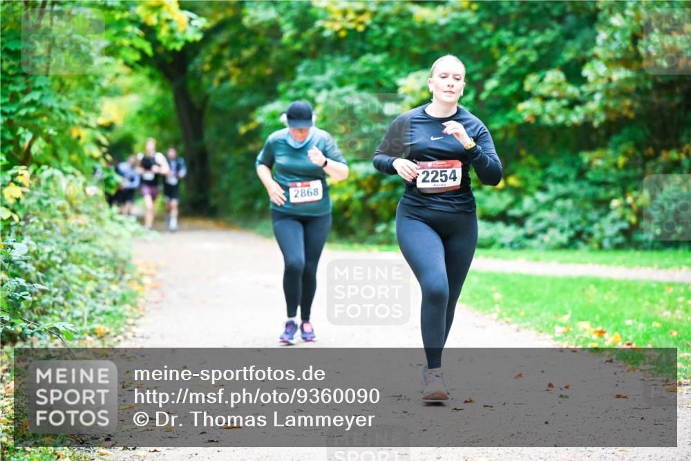 12.10.2025 - Bramfelder Halbmarathon 2025 Dr. Thomas Lammeyer http://msf.ph/oto/9360090 12.10.2025 11:10:33 Laufen 2868, 2254 meine-sportfotos.de