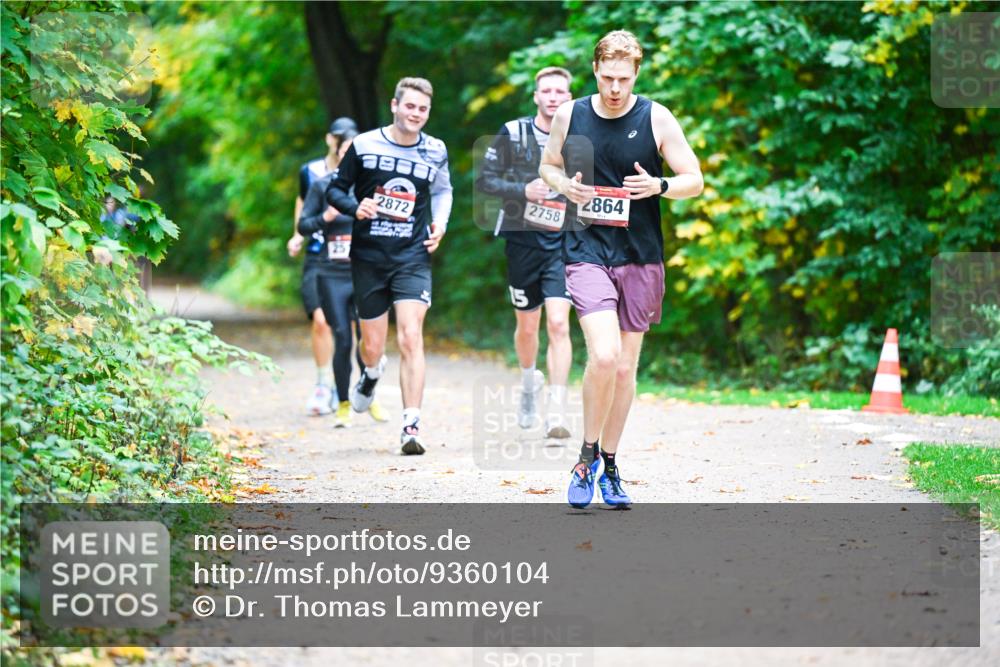 12.10.2025 - Bramfelder Halbmarathon 2025 Dr. Thomas Lammeyer http://msf.ph/oto/9360104 12.10.2025 11:10:40 Laufen 25, 2864, 2758, 2872 meine-sportfotos.de