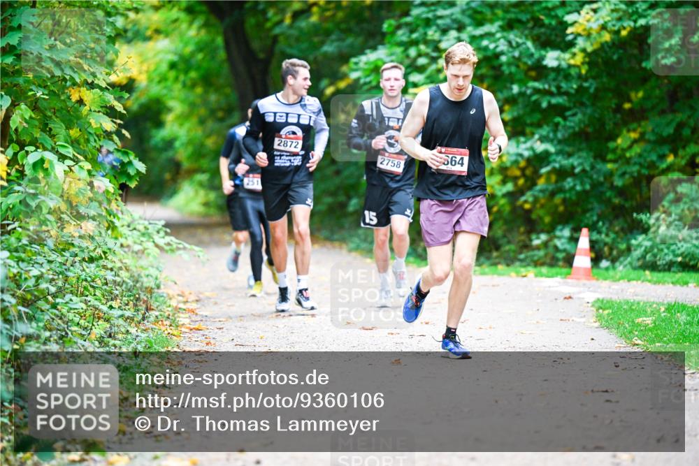 12.10.2025 - Bramfelder Halbmarathon 2025 Dr. Thomas Lammeyer http://msf.ph/oto/9360106 12.10.2025 11:10:41 Laufen 251, 2872, 564, 2758, 15 meine-sportfotos.de